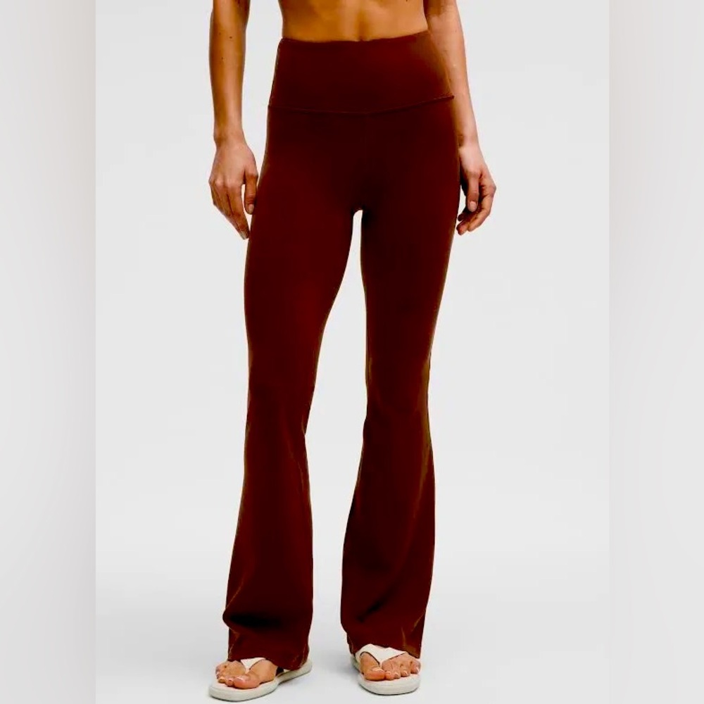 Lululemon Groove Nulu Super-High-Rise Flared Pant Size 8 EUC